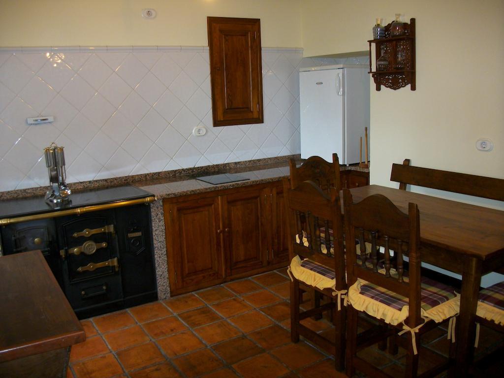 Casa De Aldea Los Glayus Guest House Luarca Cameră foto